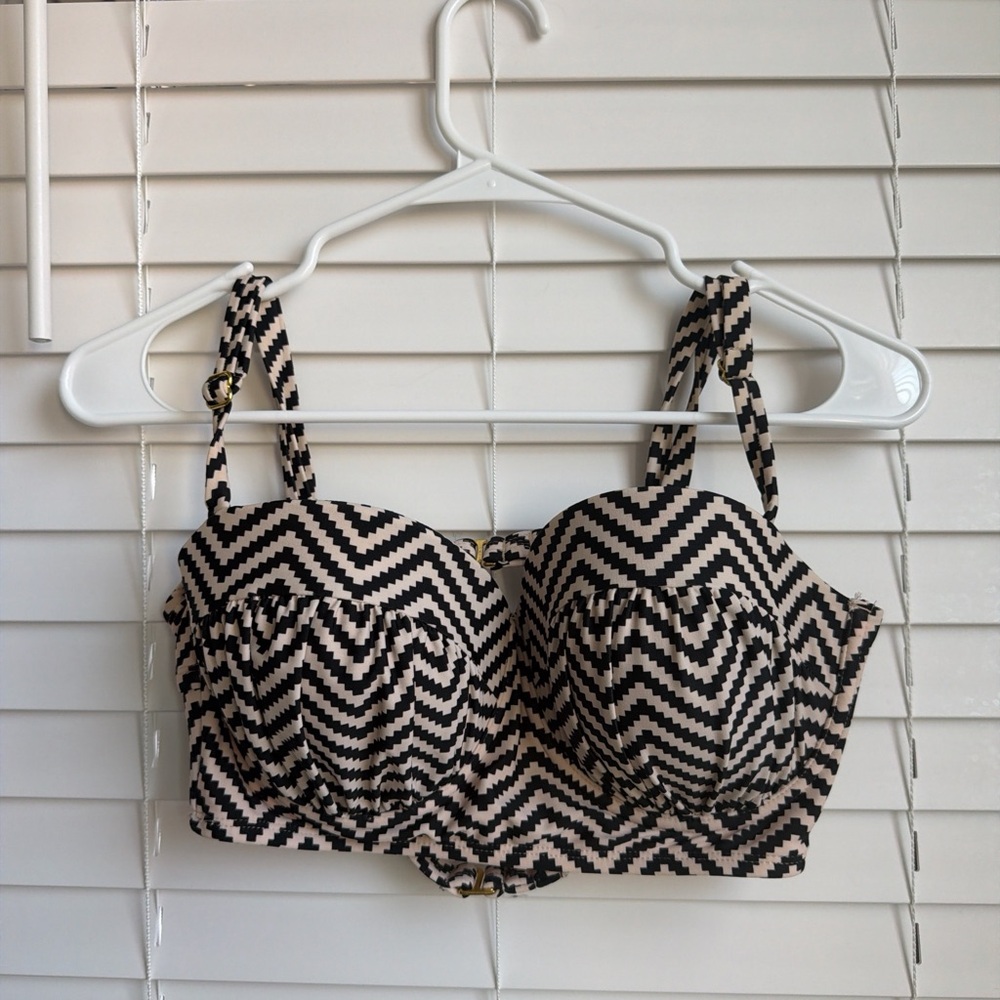 D/DD Xhilaration Black & Cream Bikini Top with Adjustable Straps & Bands